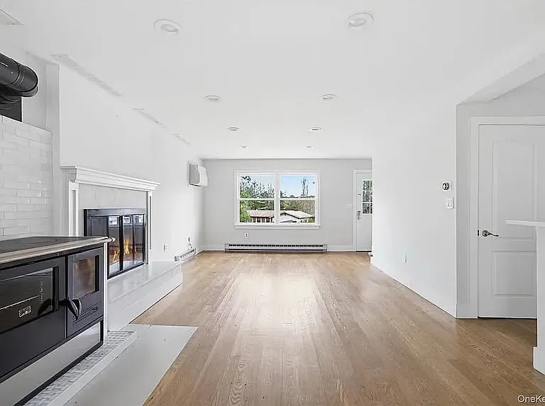 4 bed, $3,100 — Photo 4