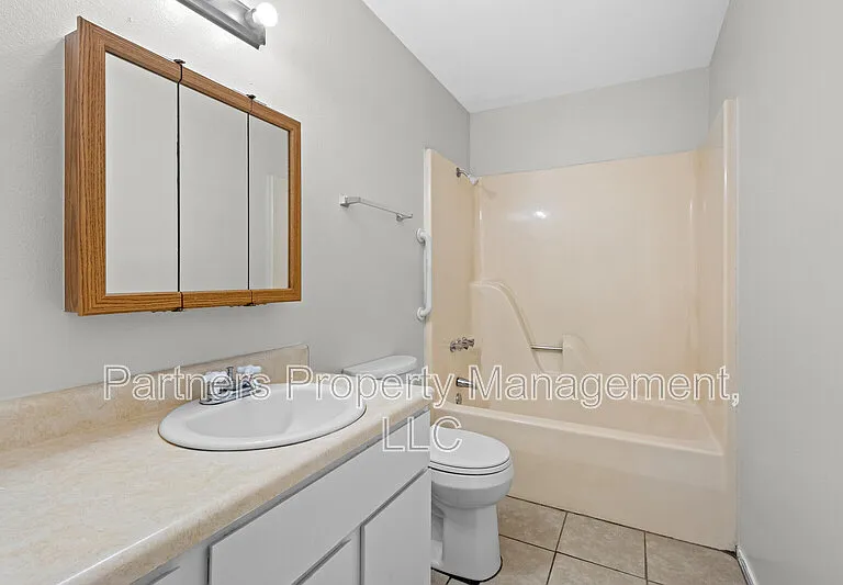 3520 W Olive St — Photo 14