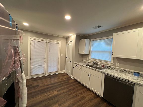 4th image of 329 Beltline Rd