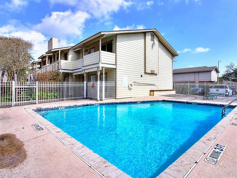 1011 Ennis Joslin 234 — Photo 49
