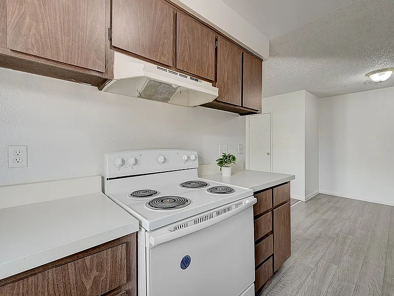 3940 Algonquin Dr-19