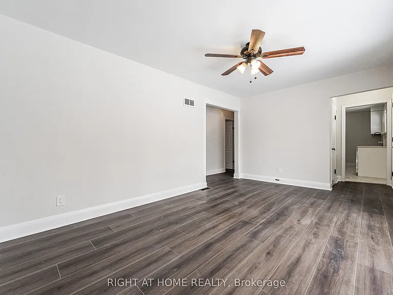 18 Ridgewood Ave — Photo 10