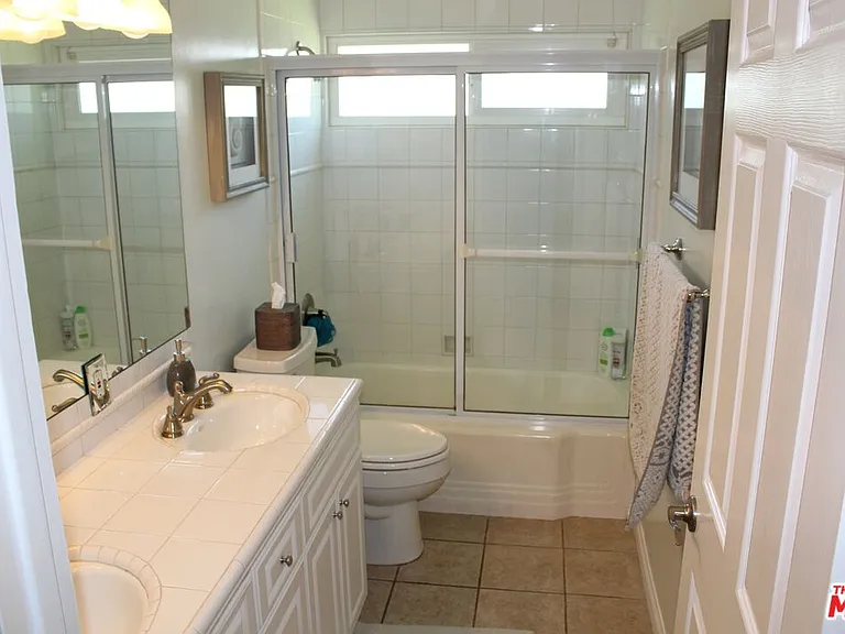 6629 W 87th Pl — Photo 23