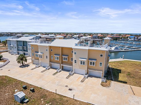 3rd image of 200 Piper Blvd #B4