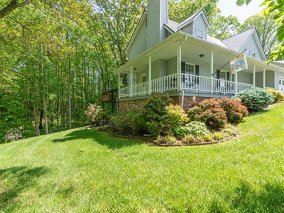 3rd image of 26101 Beech Cir