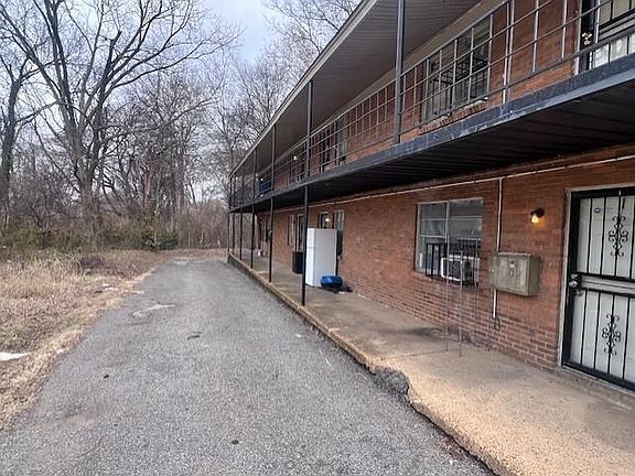 3rd image of 494 Walker Ave