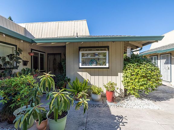 5th image of 1429 Essex Way