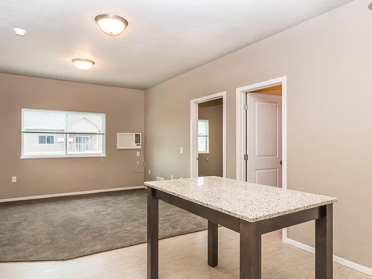 Edgerton Place Apartments — Photo 33