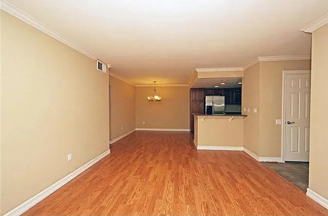 2 bed, 949 sqft, $2,600 — Photo 4