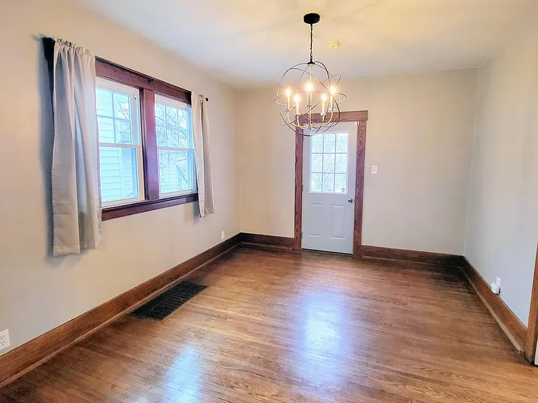 3813 S Wayne Ave — Photo 3