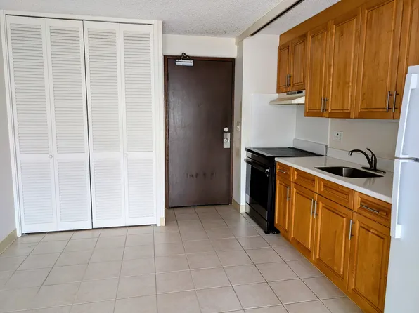 1655 Makaloa St, Honolulu, HI