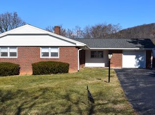 417 Sterling St, Staunton, VA 24401