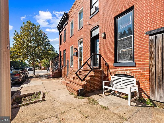 2nd image of 3106 Dillon St