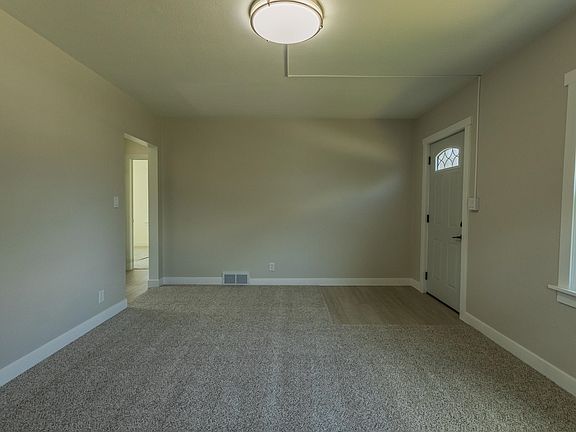4th image of 2921 Balke St