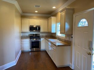 2550 Huntalas Ln, Vista, CA 92084