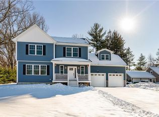 52 Bruce Ln, Warwick, RI 02886