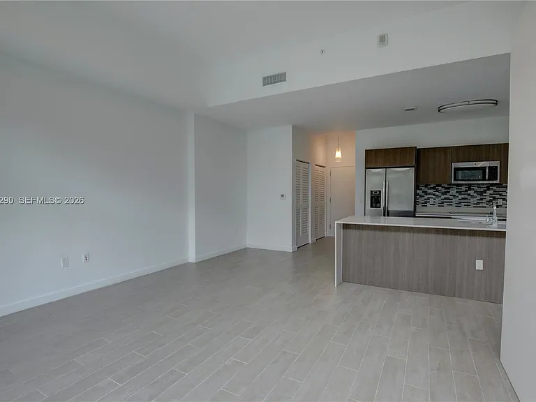 1600 SW 1st Ave #Townhouse 09 — Photo 3