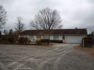 656 Three Flags Dr, Kenbridge, VA 23944
