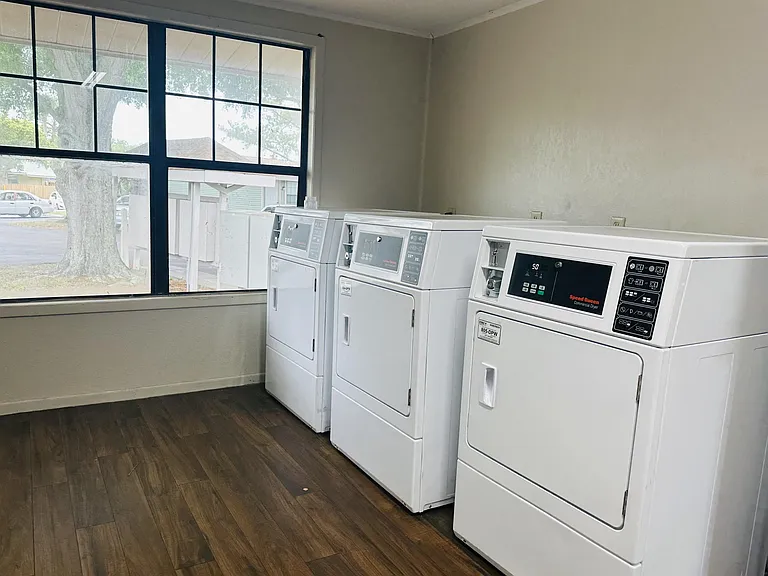 Sunrise Apartments — Photo 30