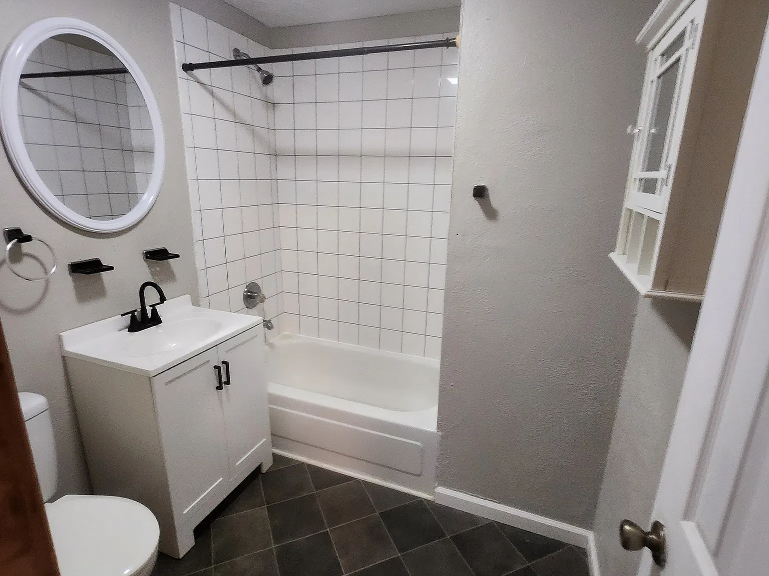 2 bed, $1,200 — Photo 2