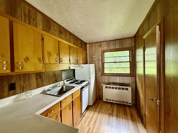 4th image of 920 Greenville Hwy #6