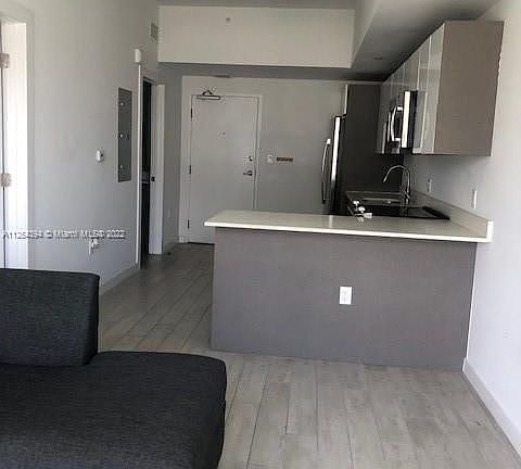 3rd image of 321 NE 26th St #813
