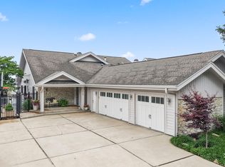 8164 Dean Rd, Indianapolis, IN 46240