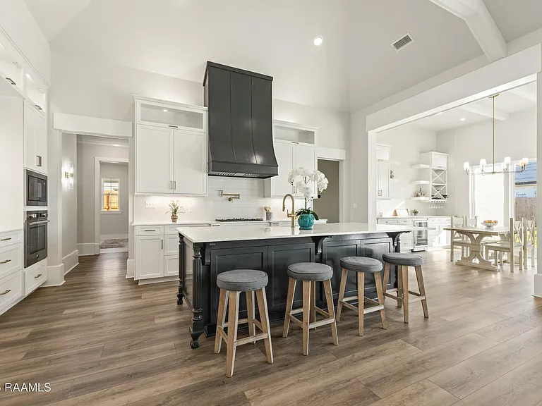109 Trailing Oaks Dr — Photo 13