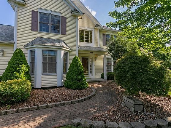 2nd image of 324 Meadowlark Ln