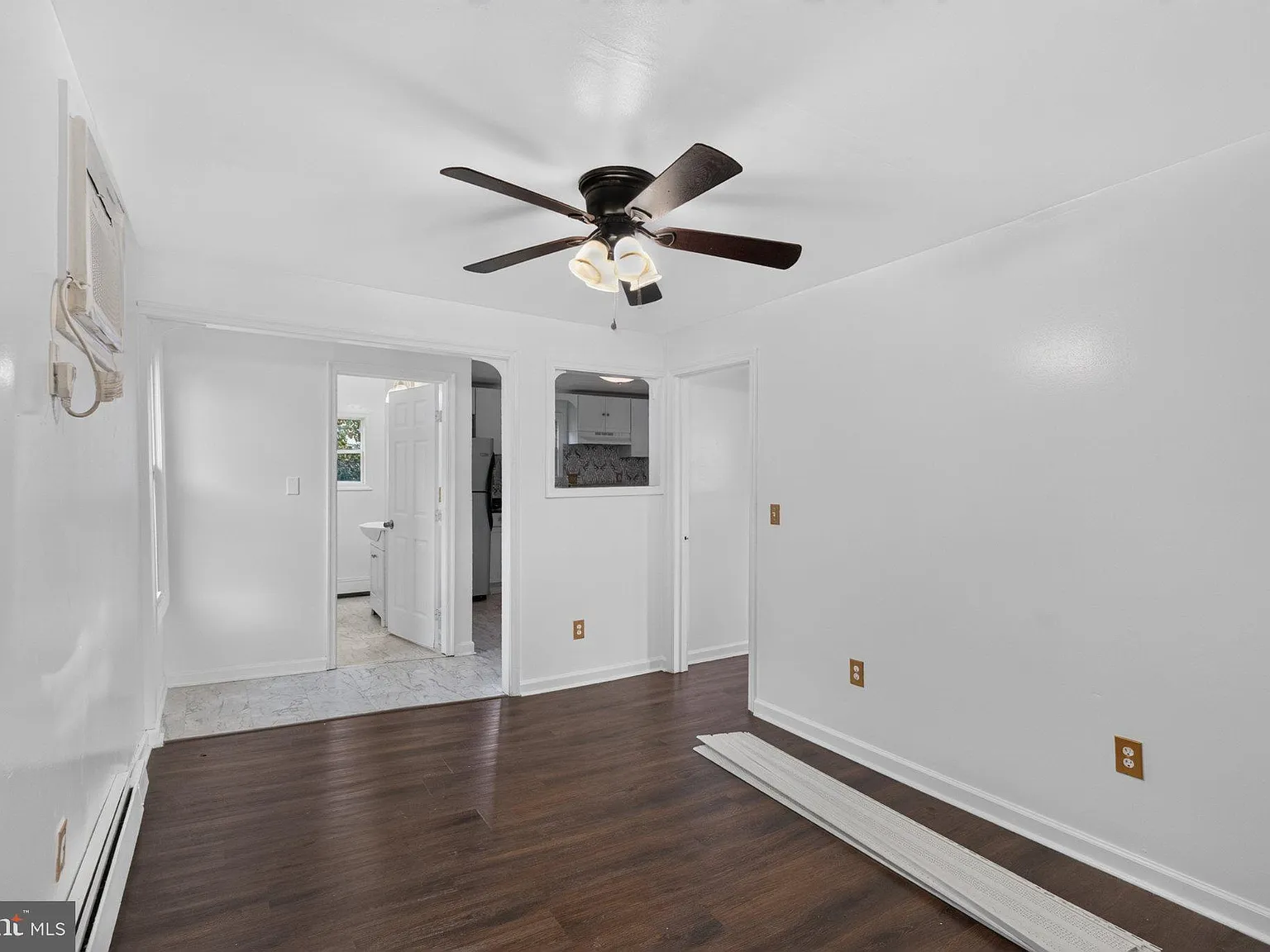 2 bed, 1.0 bath, 710 sqft, $1,650 — Photo 2