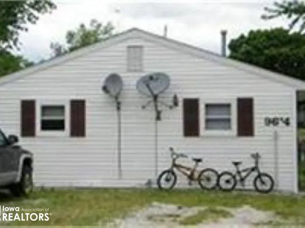 9614 Main St, Wapello, IA 52653