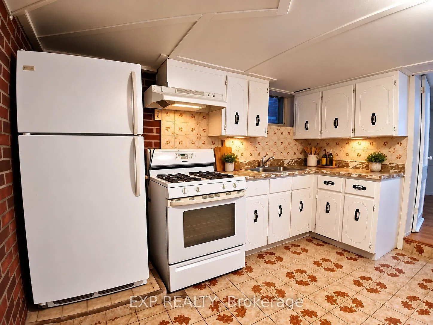 2 bed, $1,595 — Photo 4