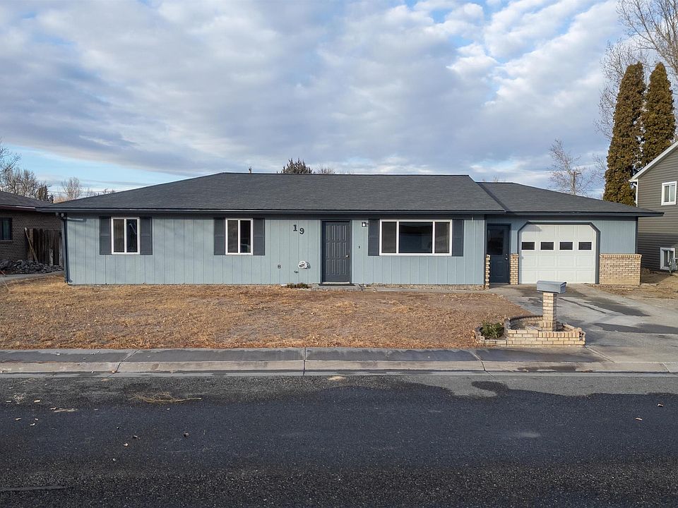 1st image of 19 Circle Dr