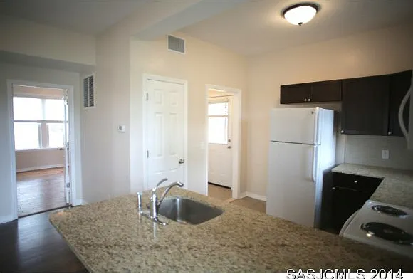 78 Riberia St #B — Photo 9