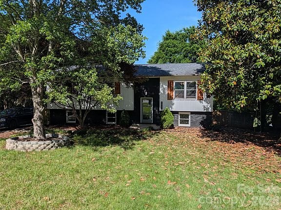 2nd image of 3822 Newhall Dr NW