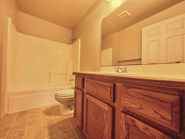 Tottenham - 7586 — Photo 15