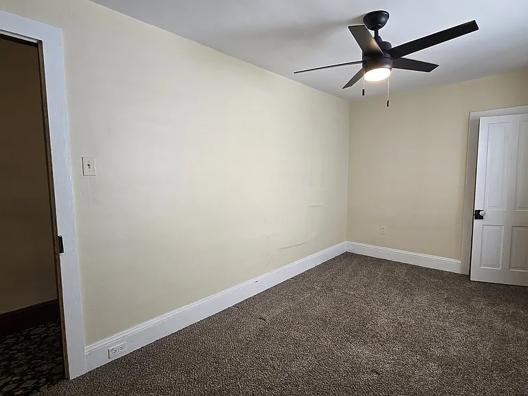 Bed 2 (2nd Floor)