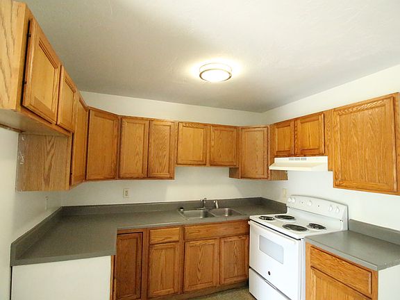 4th image of 3421 SE 21st Ave