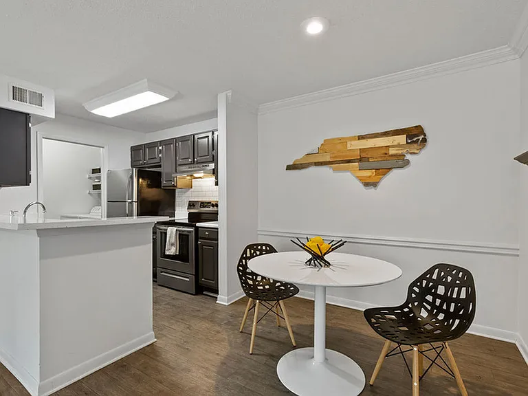 Dining Area-Sherwood Deluxe
