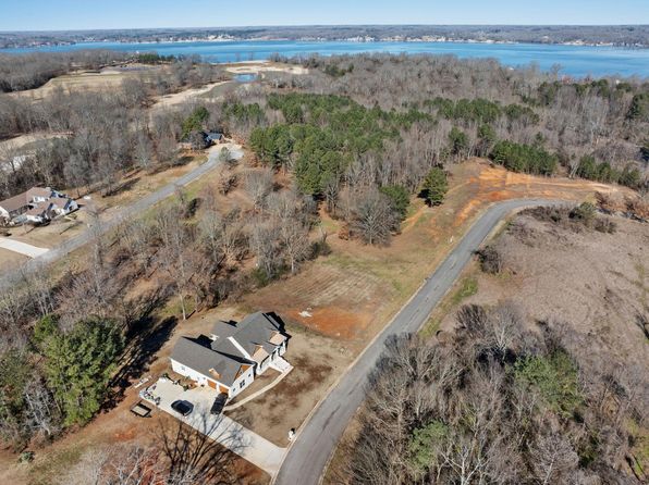 23 Singing River Dr, Muscle Shoals, AL 35661