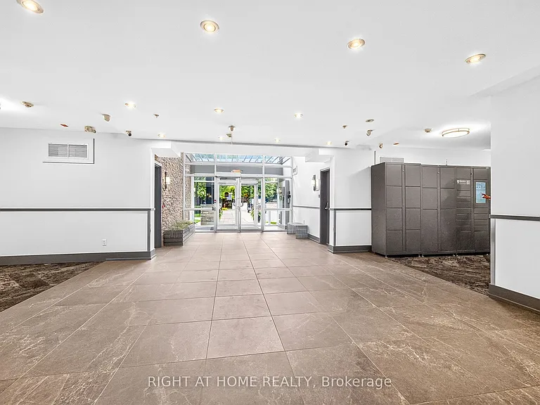 570 Lolita Gdns #430 — Photo 44