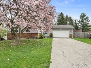 1580 Pinnacle East Dr SW, Wyoming, MI 49509