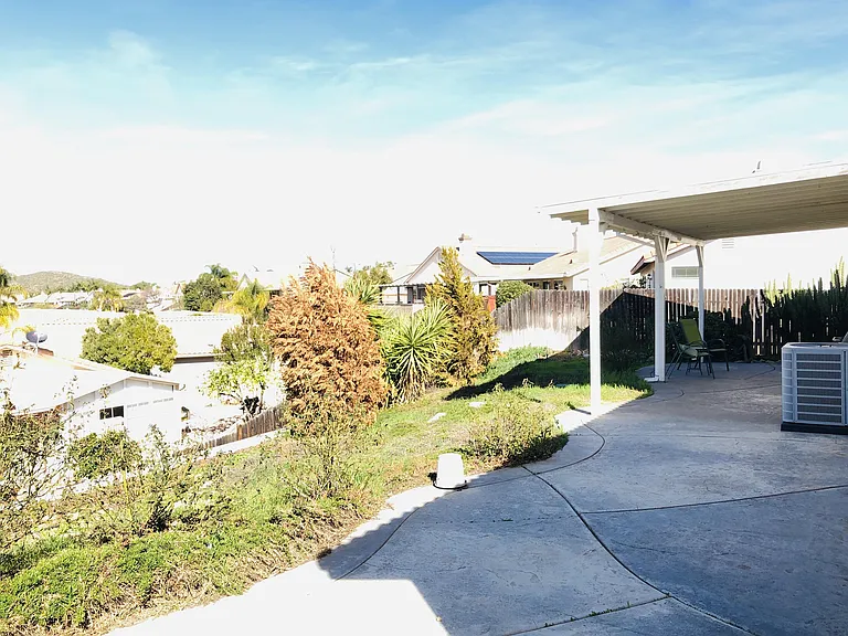27540 Canterbury St — Photo 17