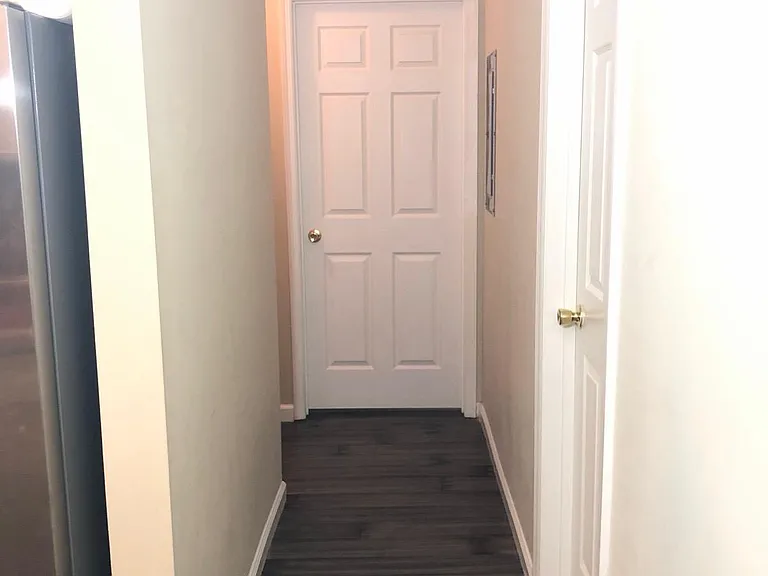 166 Surrey Ct #166 — Photo 4