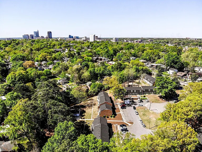 The Mordecai is just minutes from Downtown Raleigh, numerous schools and universities, Seaboard Station, the Village District, North Hills, and the I-440 Beltline.