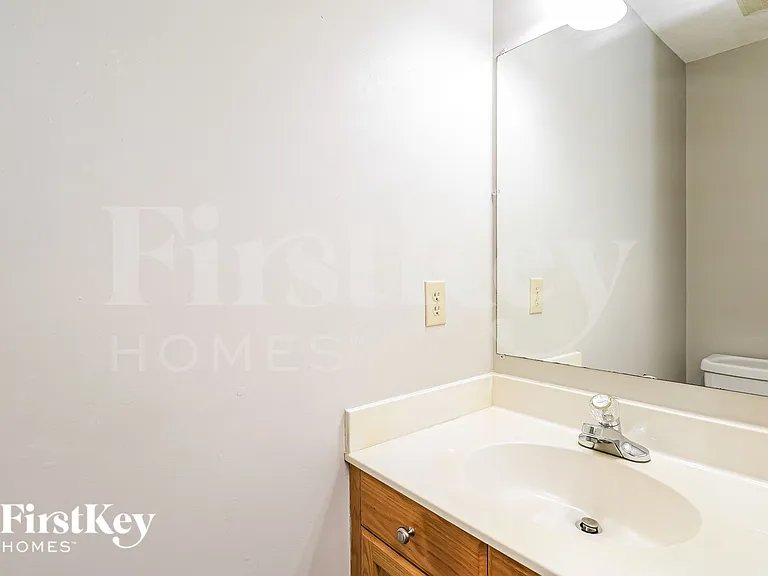 8102 Kingston Dr — Photo 16