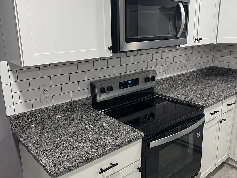 6370 University Pkwy #B — Photo 4