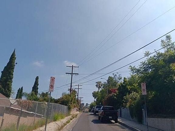 4th image of 2704 Fonda Way