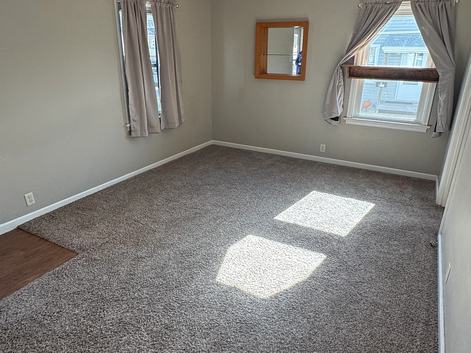 2 bed, 904 sqft, $1,300 — Photo 2