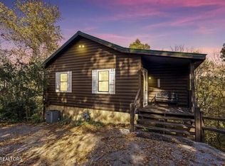 540 Hideaway Ridge Cir, Sevierville, TN 37862